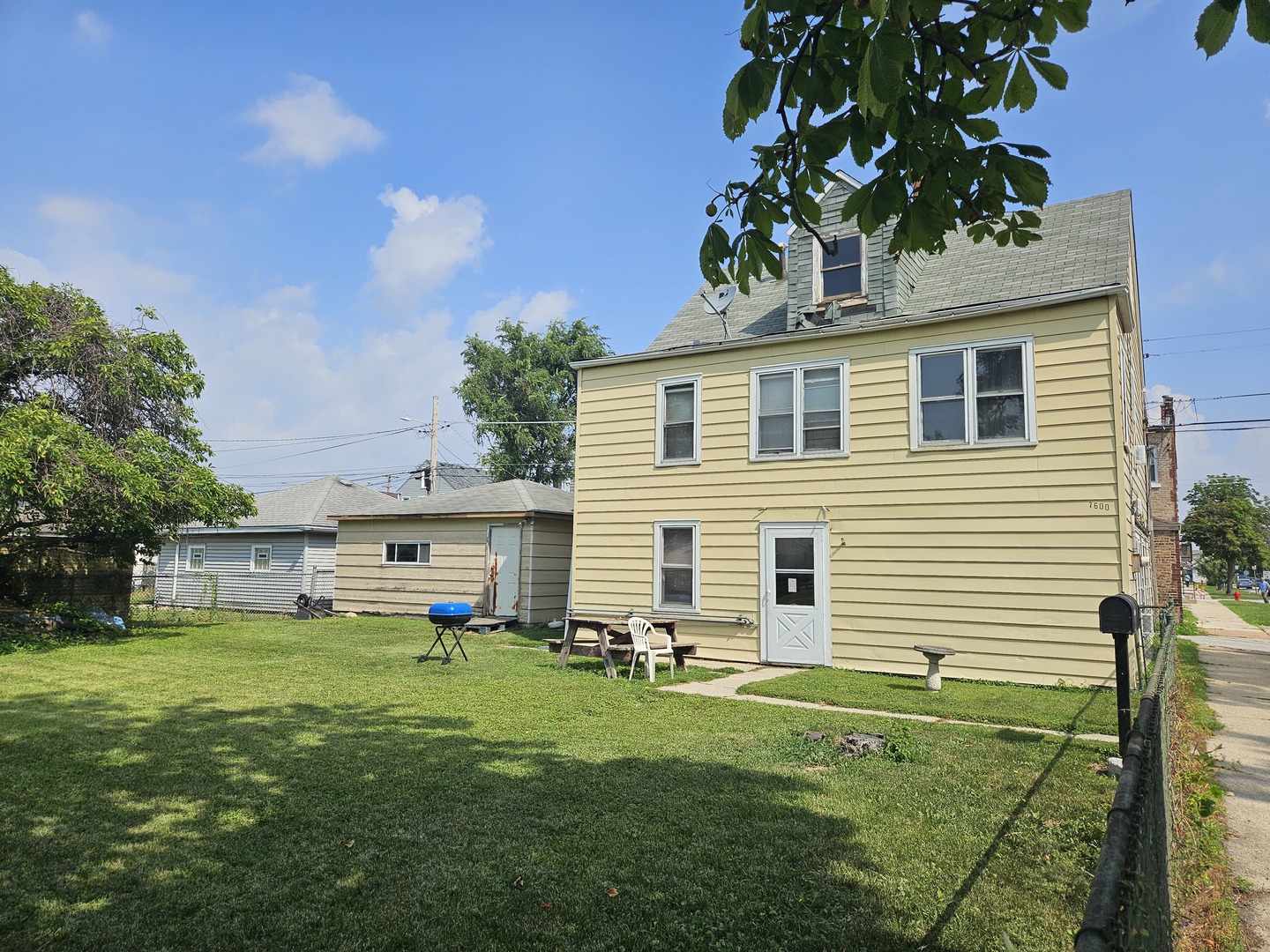 7600 W 61st Street, Summit, IL 60501