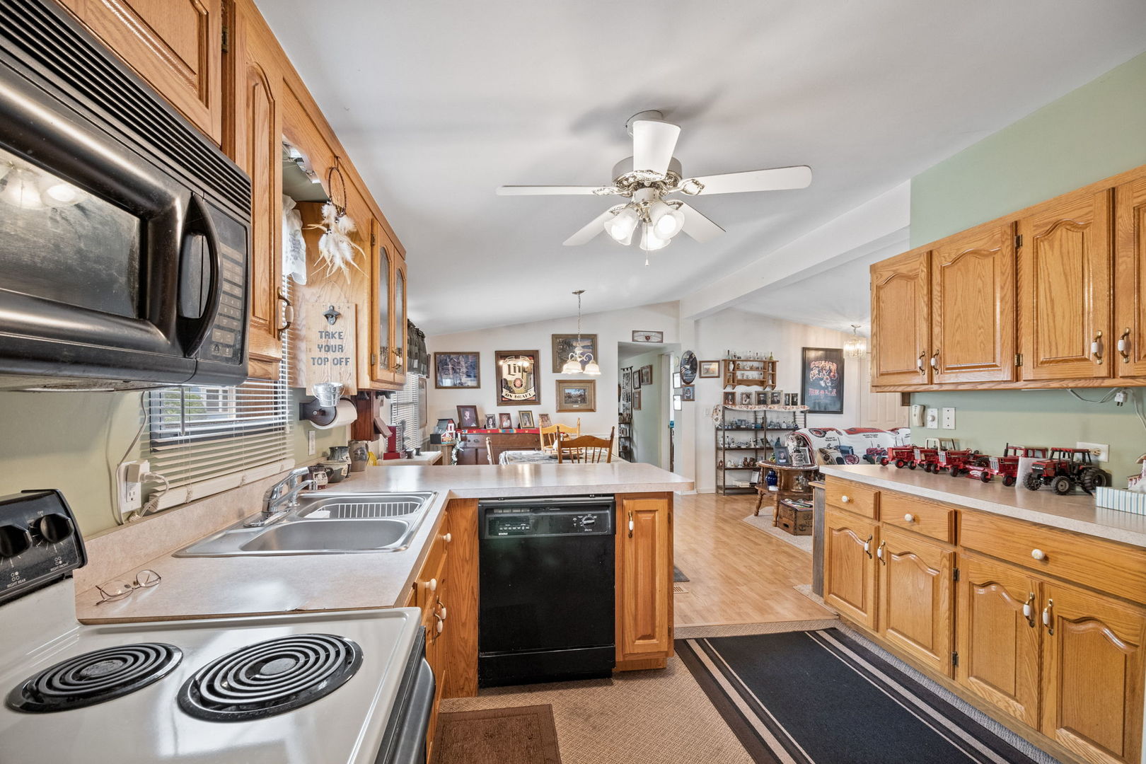 25 Cedar Lane, Sandwich, IL 60548