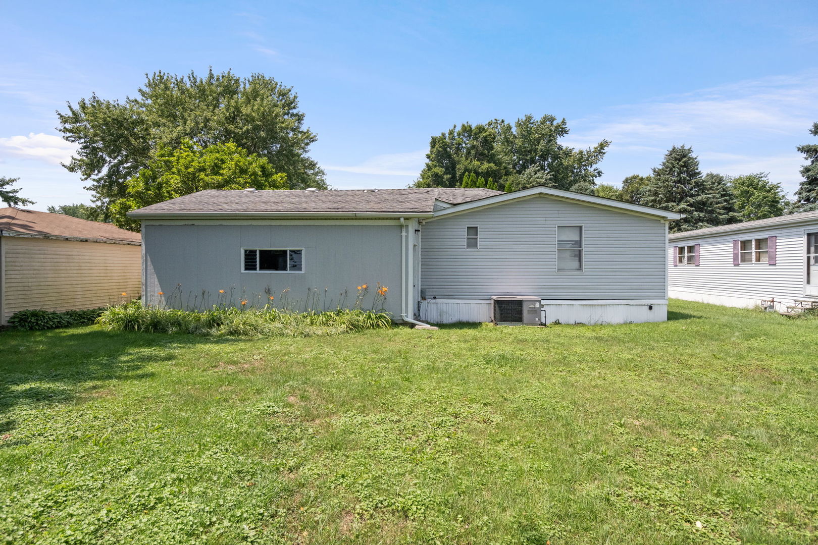 25 Cedar Lane, Sandwich, IL 60548