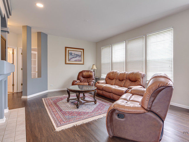 405 E Home Avenue, Palatine, IL 60074