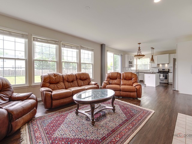 405 E Home Avenue, Palatine, IL 60074