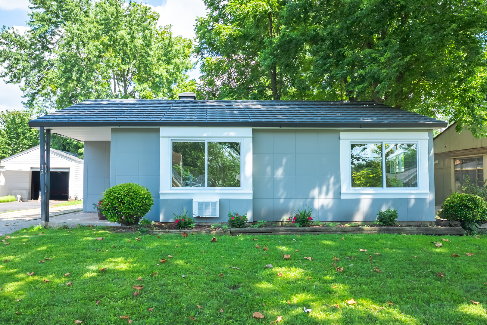 32 S Rosedale Avenue, Aurora, IL 60506
