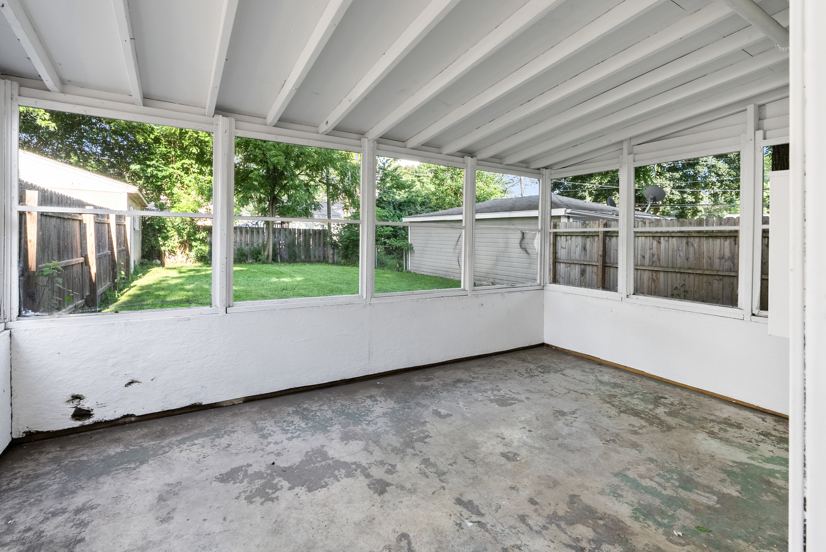 32 S Rosedale Avenue, Aurora, IL 60506