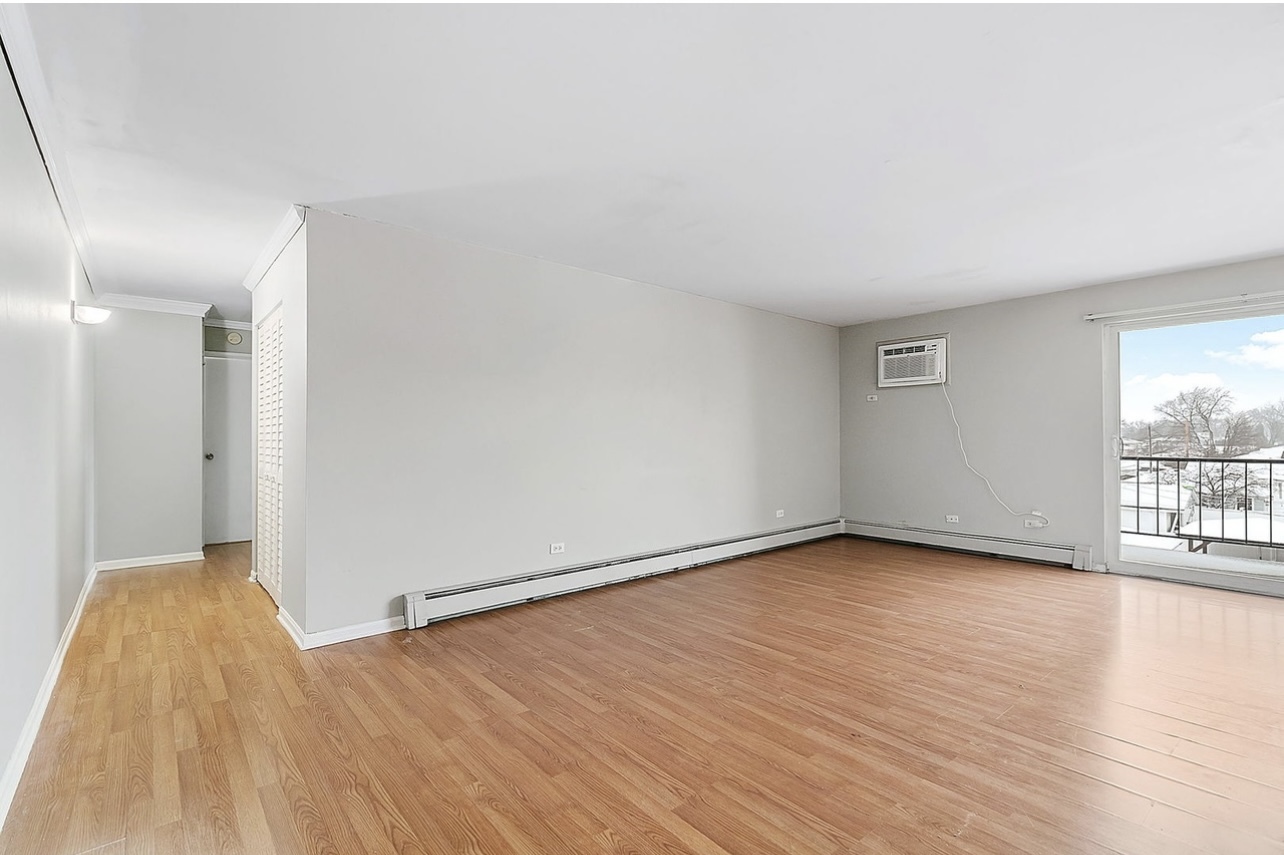 4410 W 111th Street #303, Oak Lawn, IL 60453