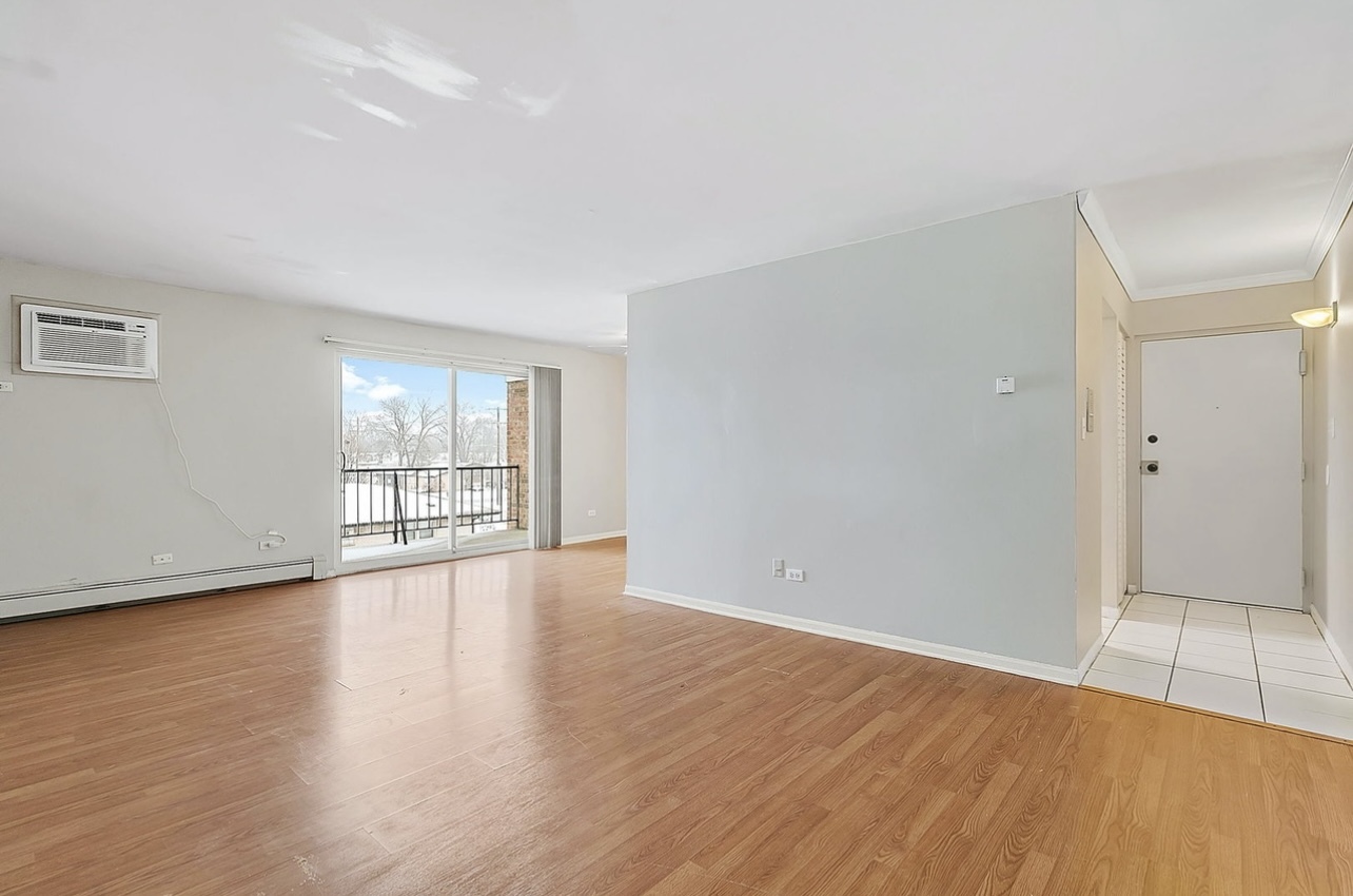 4410 W 111th Street #303, Oak Lawn, IL 60453