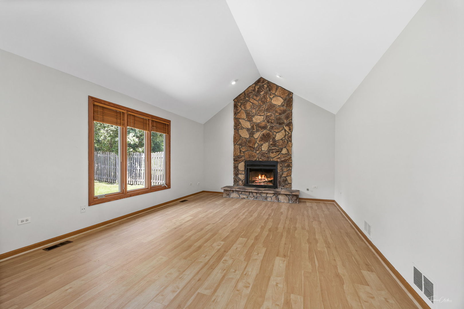 816 Heath Lane, Westmont, IL 60559