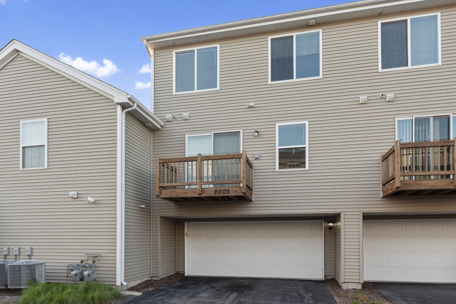 2303 Upland Road, Pingree Grove, IL 60140