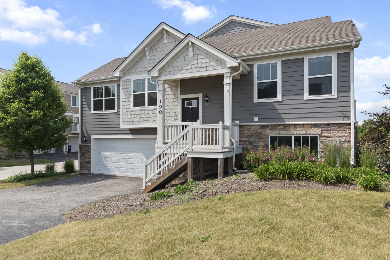 190 Goldenrod Drive, Elgin, IL 60124