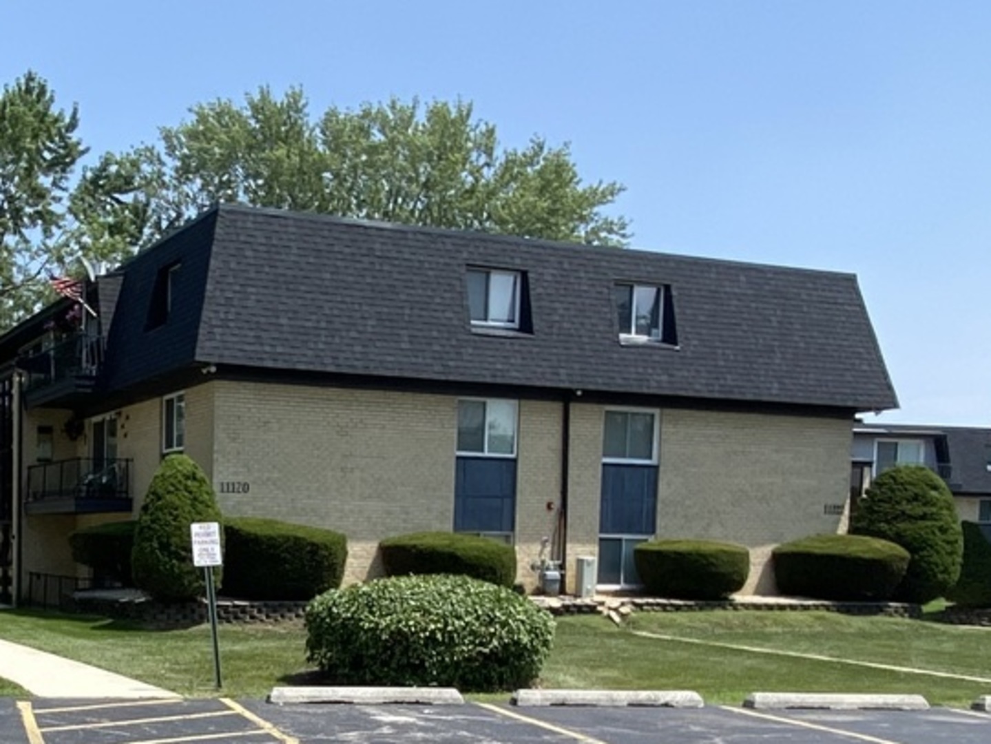 11120 S 84th Avenue #1B, Palos Hills, IL 60465