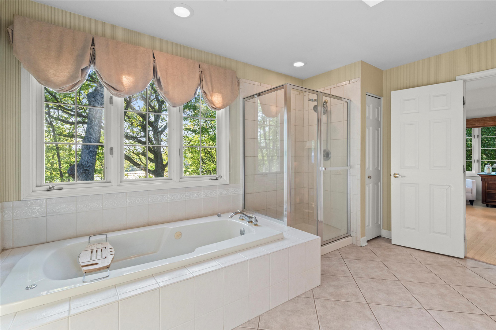 1396 Notre Dame Drive, Lemont, IL 60439