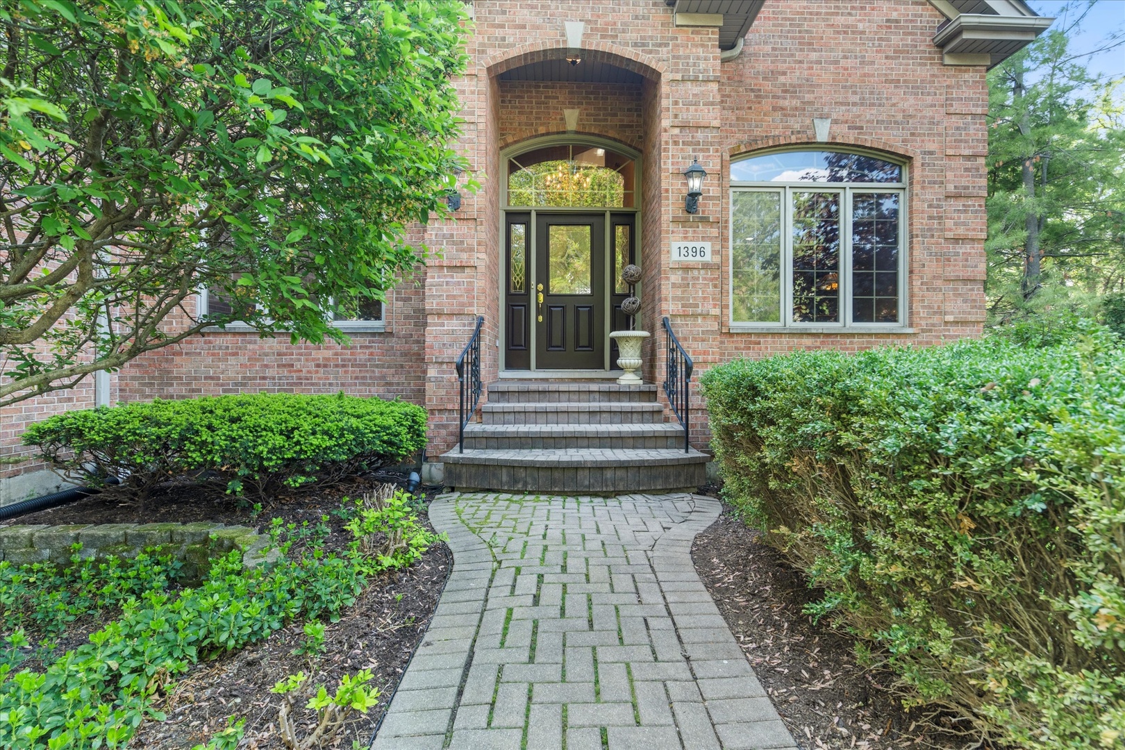 1396 Notre Dame Drive, Lemont, IL 60439