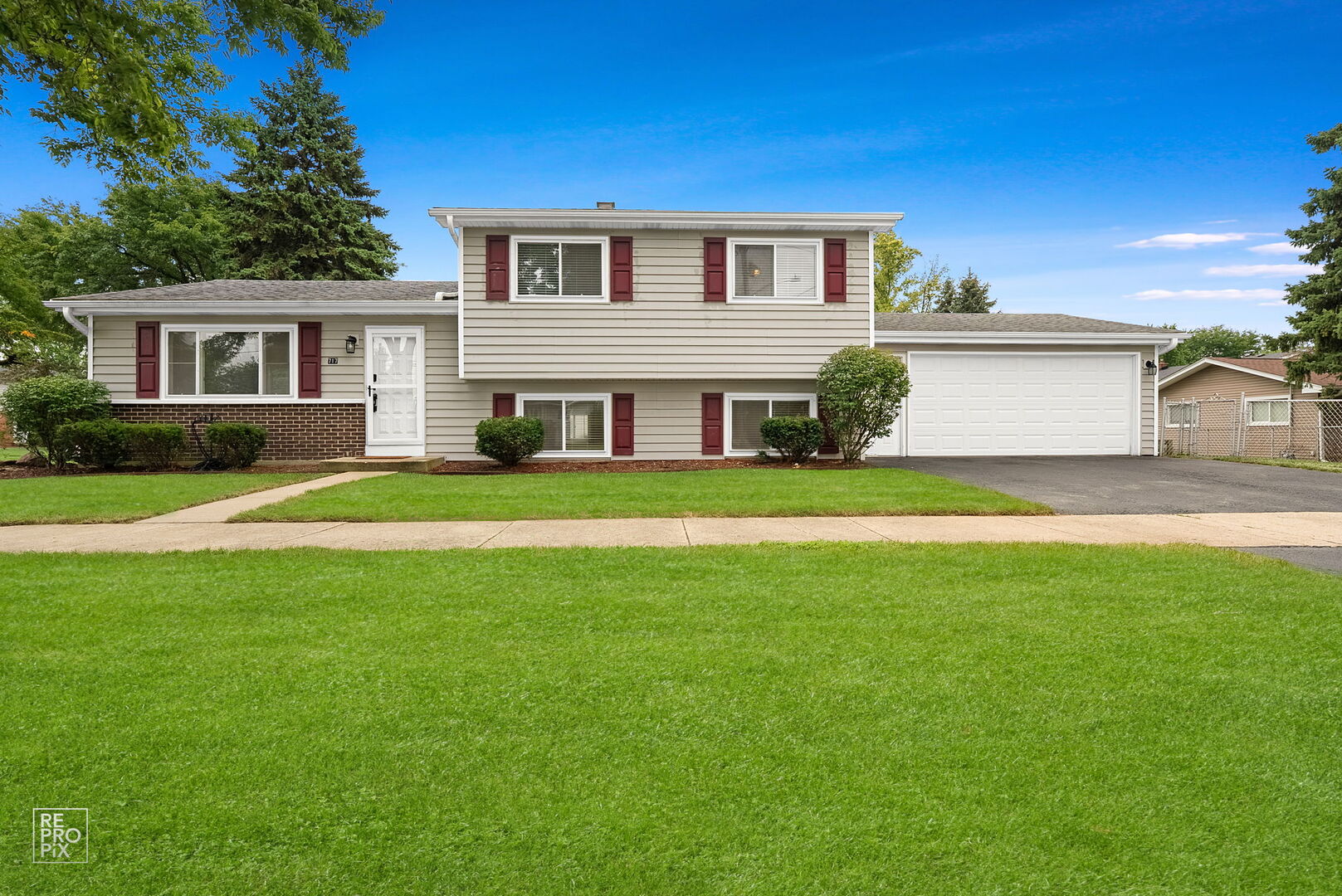 717 E Sunset Avenue, Lombard, IL 60148