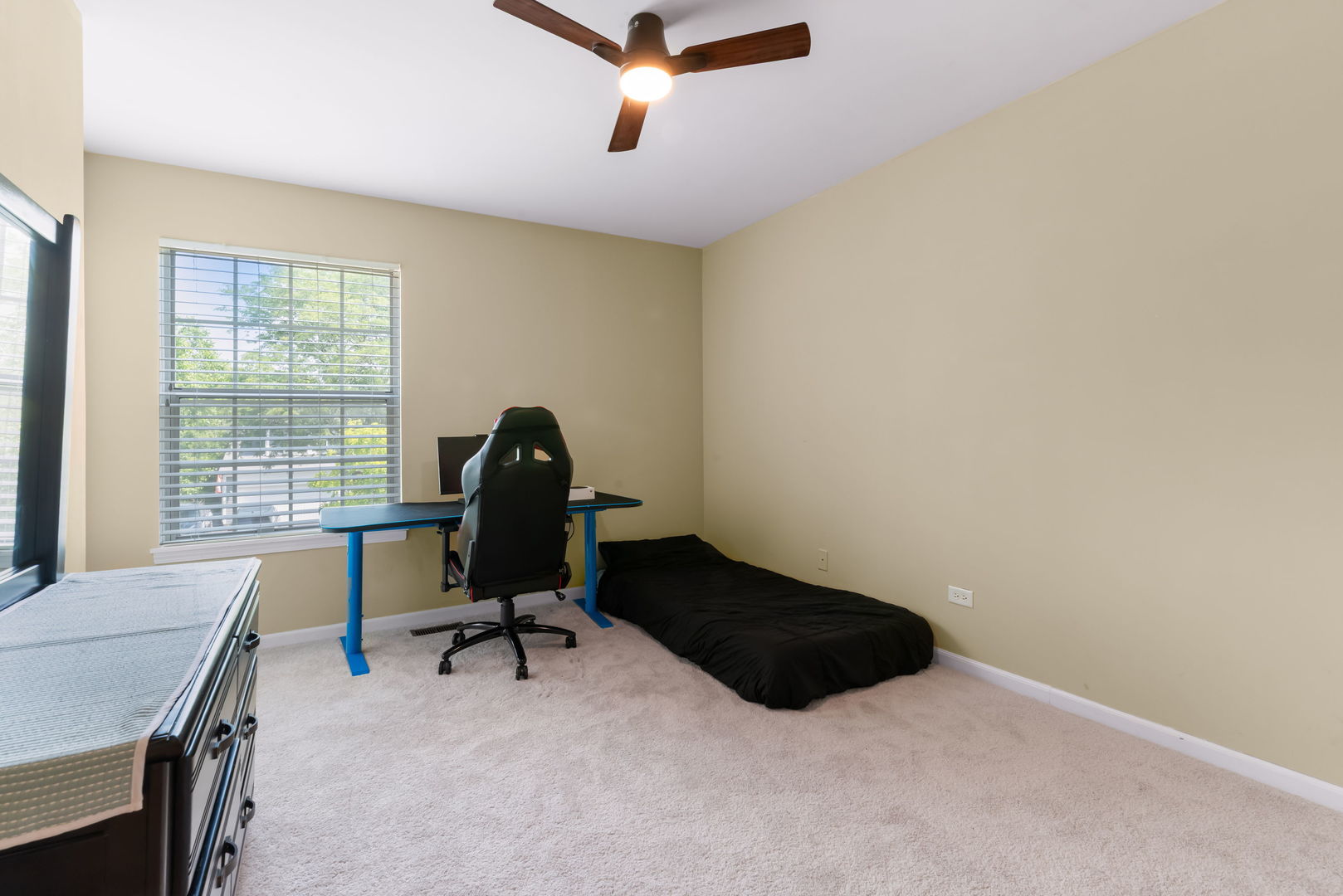 754 Huntington Drive, Carol Stream, IL 60188
