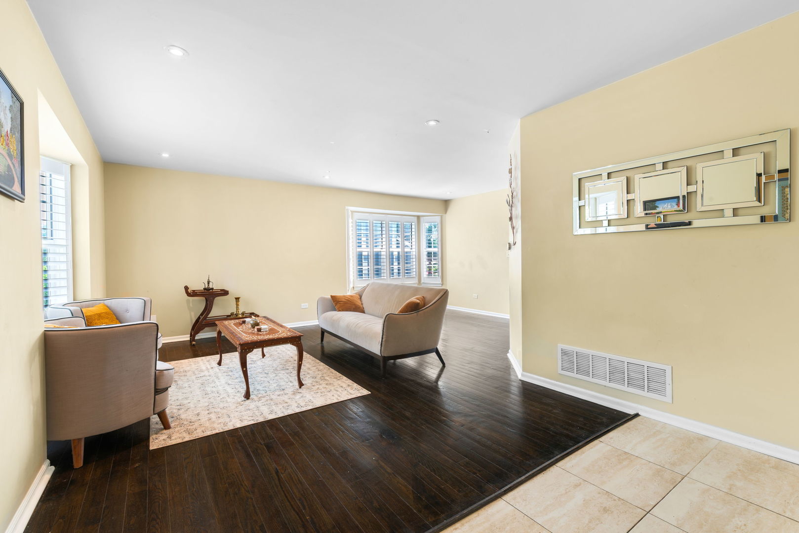 754 Huntington Drive, Carol Stream, IL 60188