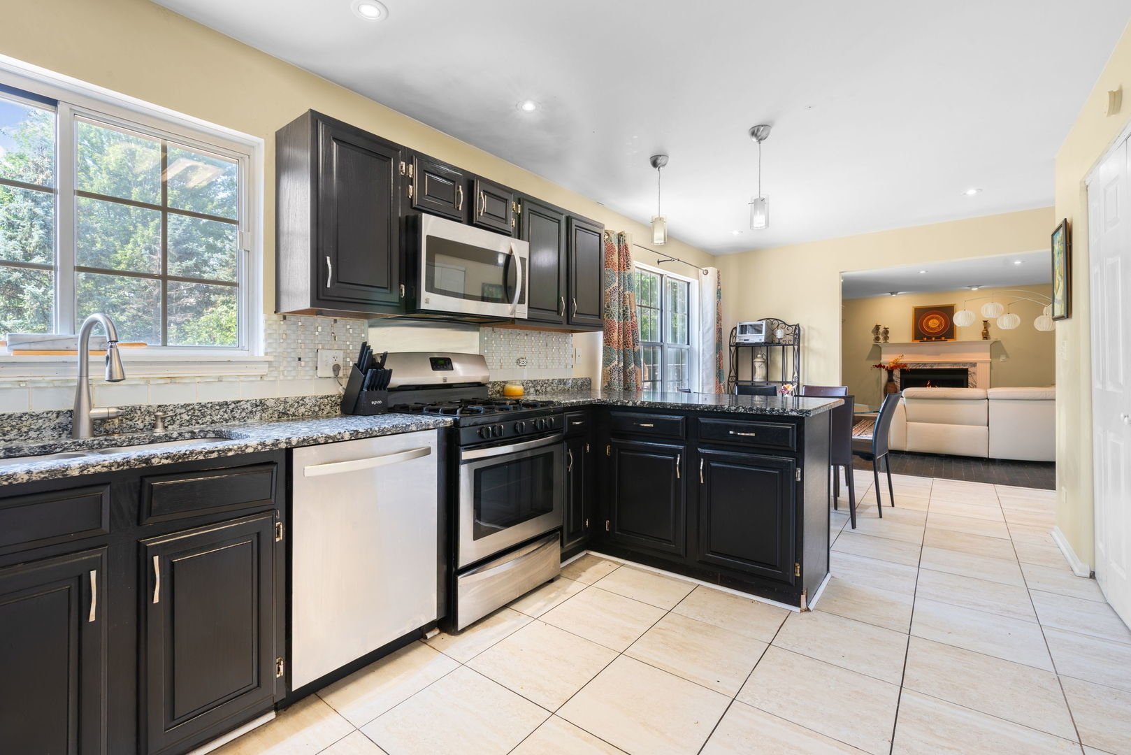 754 Huntington Drive, Carol Stream, IL 60188