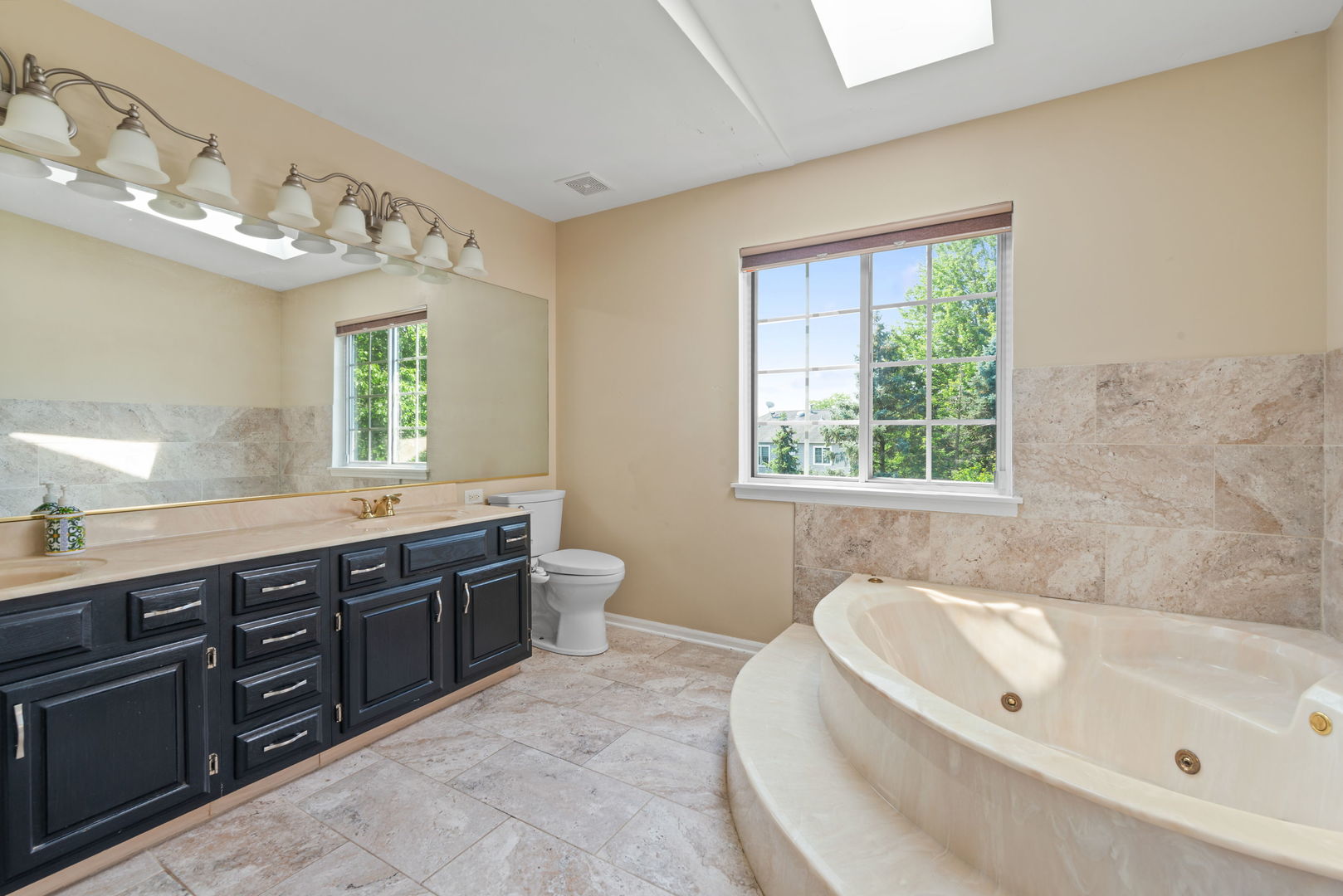 754 Huntington Drive, Carol Stream, IL 60188