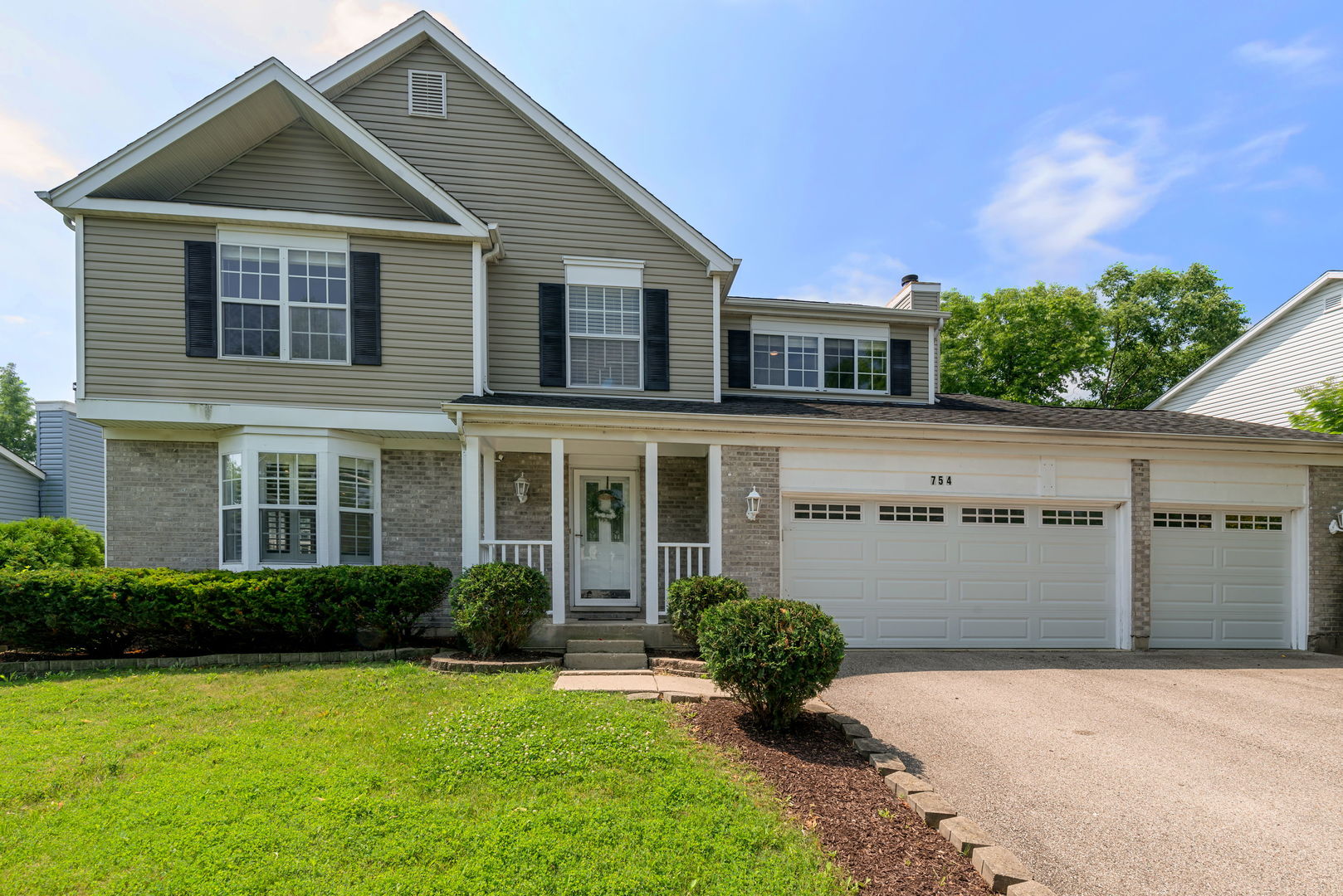 754 Huntington Drive, Carol Stream, IL 60188
