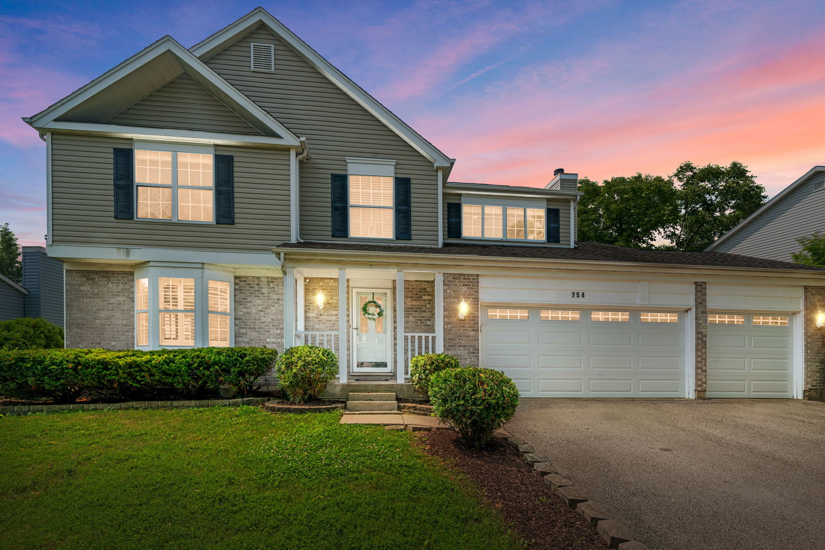 754 Huntington Drive, Carol Stream, IL 60188