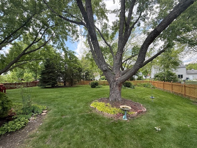 2030 University Drive, Naperville, IL 60565