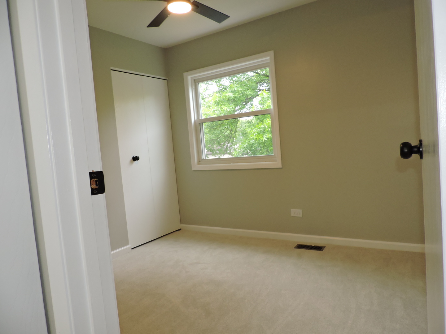 2030 University Drive, Naperville, IL 60565