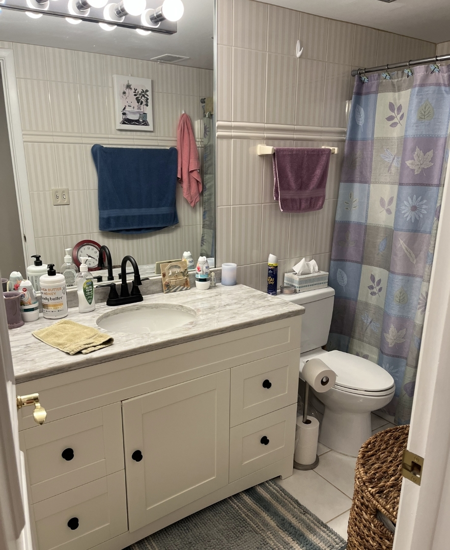 8090 Garfield Avenue #3-1, Burr Ridge, IL 60527