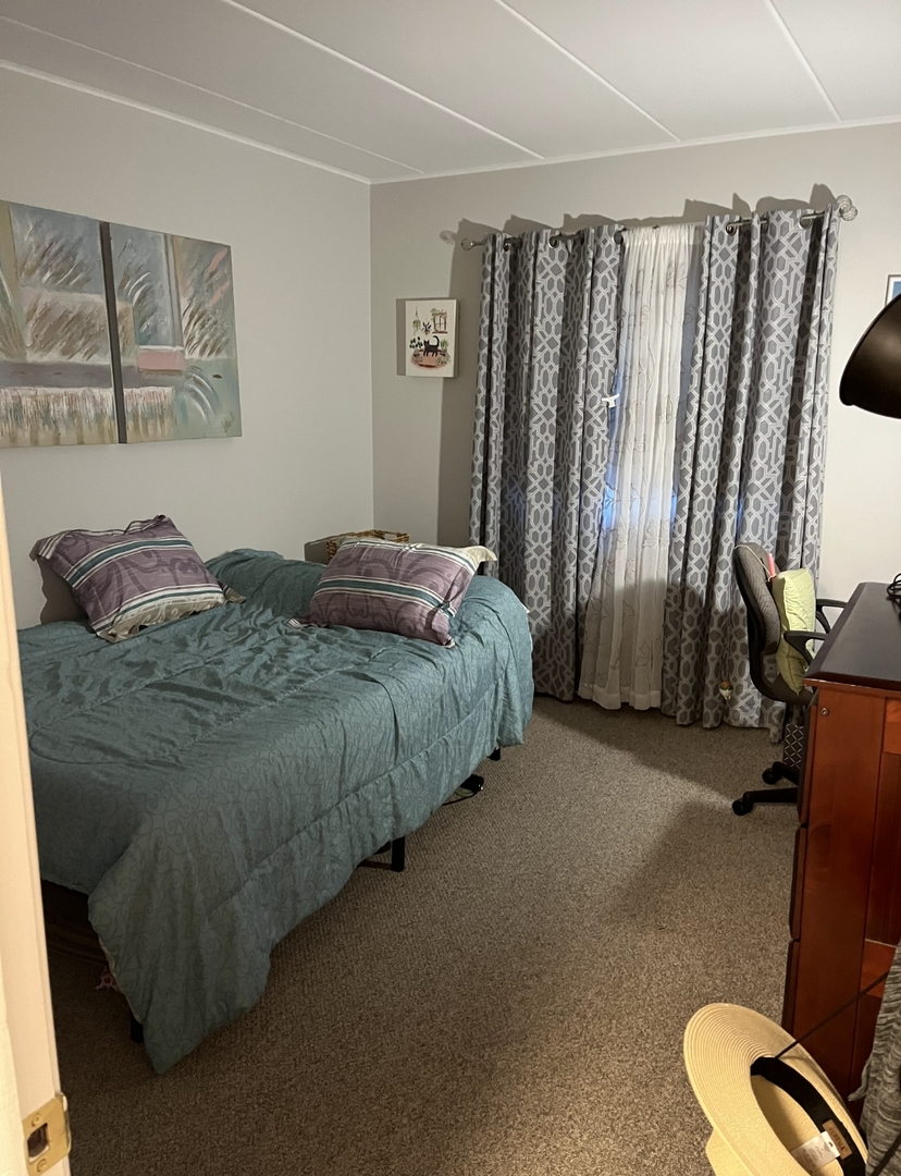 8090 Garfield Avenue #3-1, Burr Ridge, IL 60527