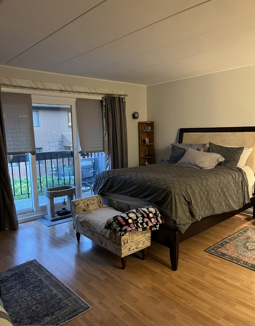 8090 Garfield Avenue #3-1, Burr Ridge, IL 60527