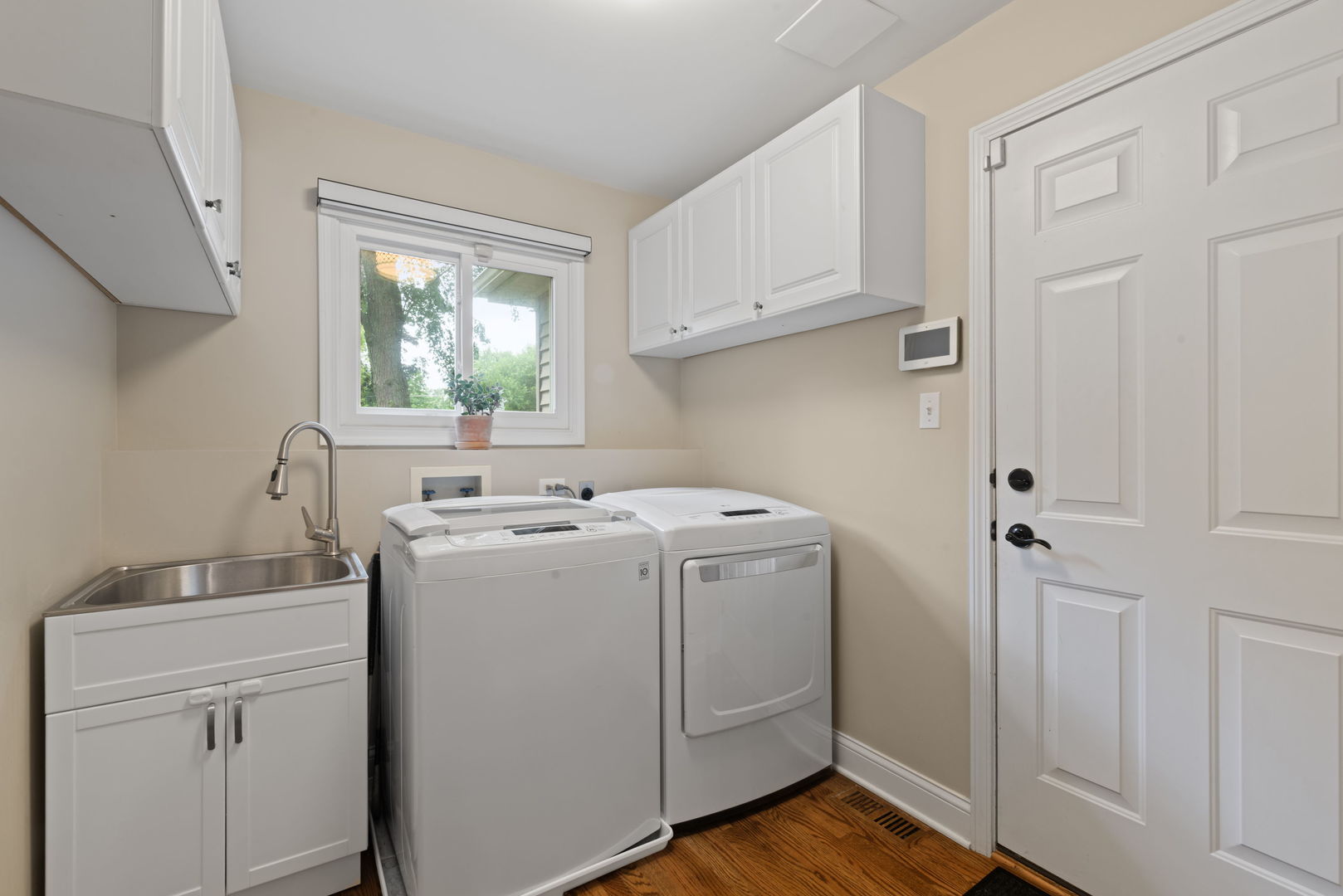 7113 Eleanor Place, Darien, IL 60561