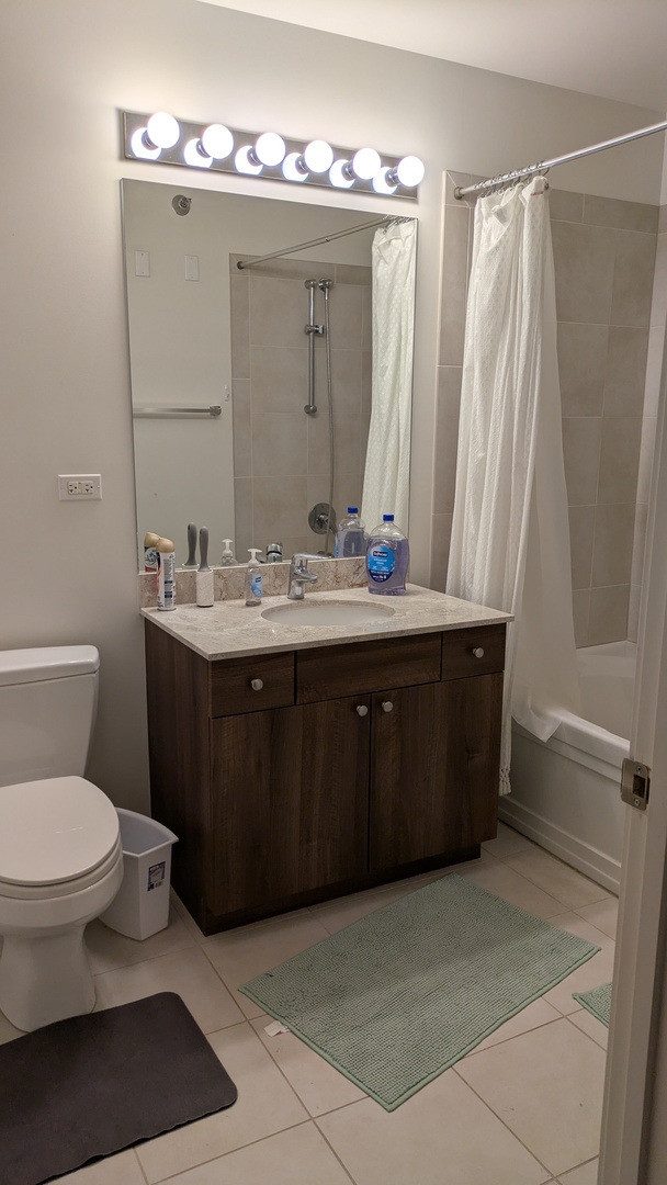 235 W Van Buren Street #2820, Chicago, IL 60607