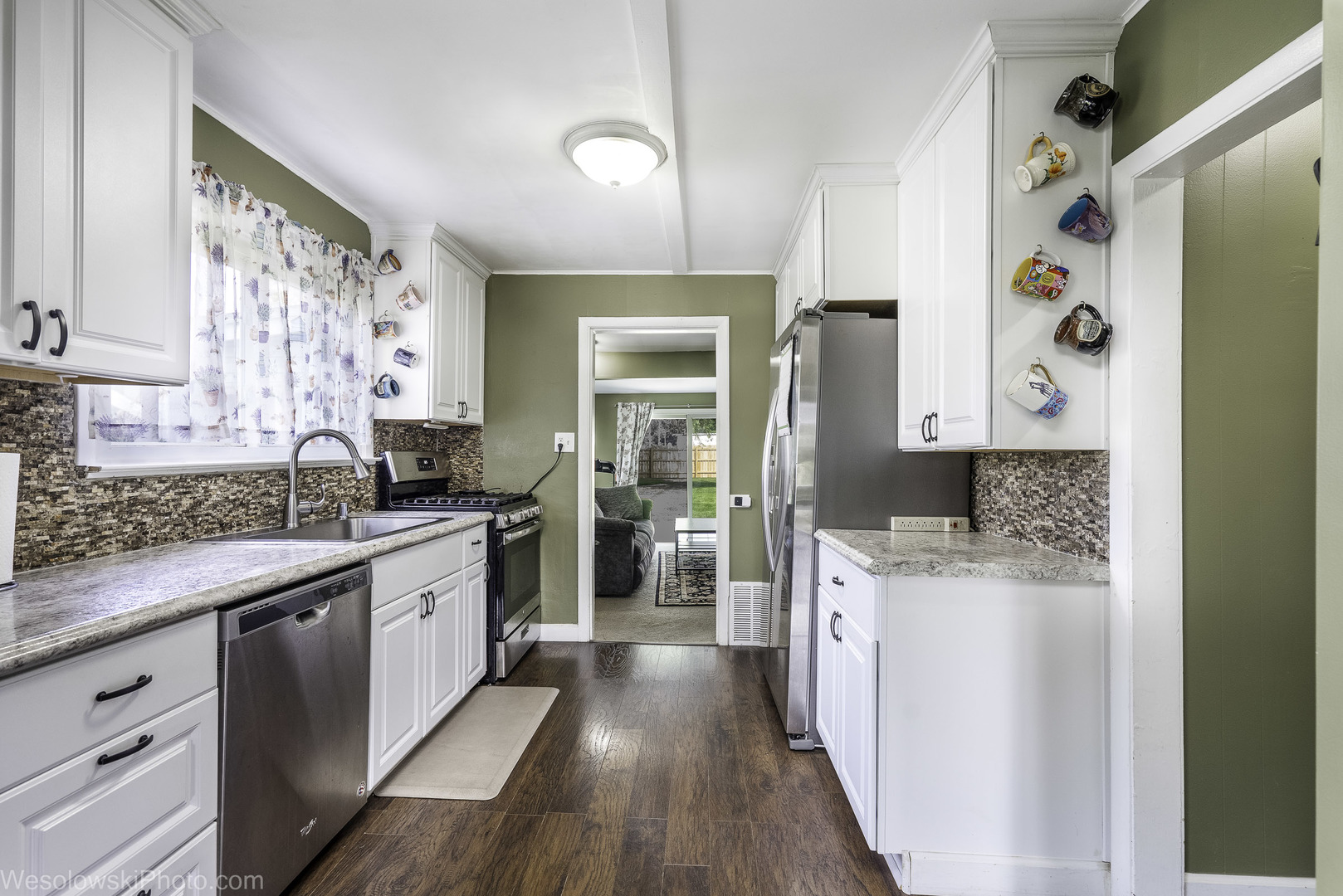2209 DOUGLAS Avenue, Des Plaines, IL 60018