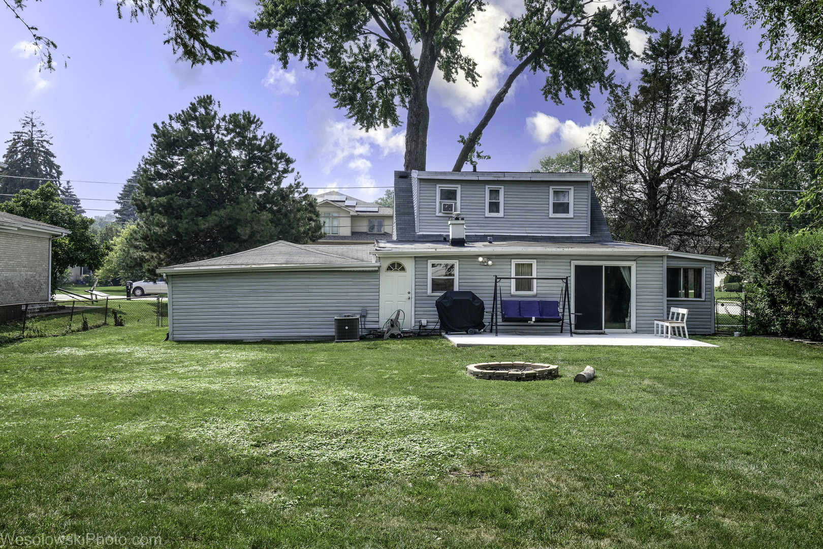 2209 DOUGLAS Avenue, Des Plaines, IL 60018