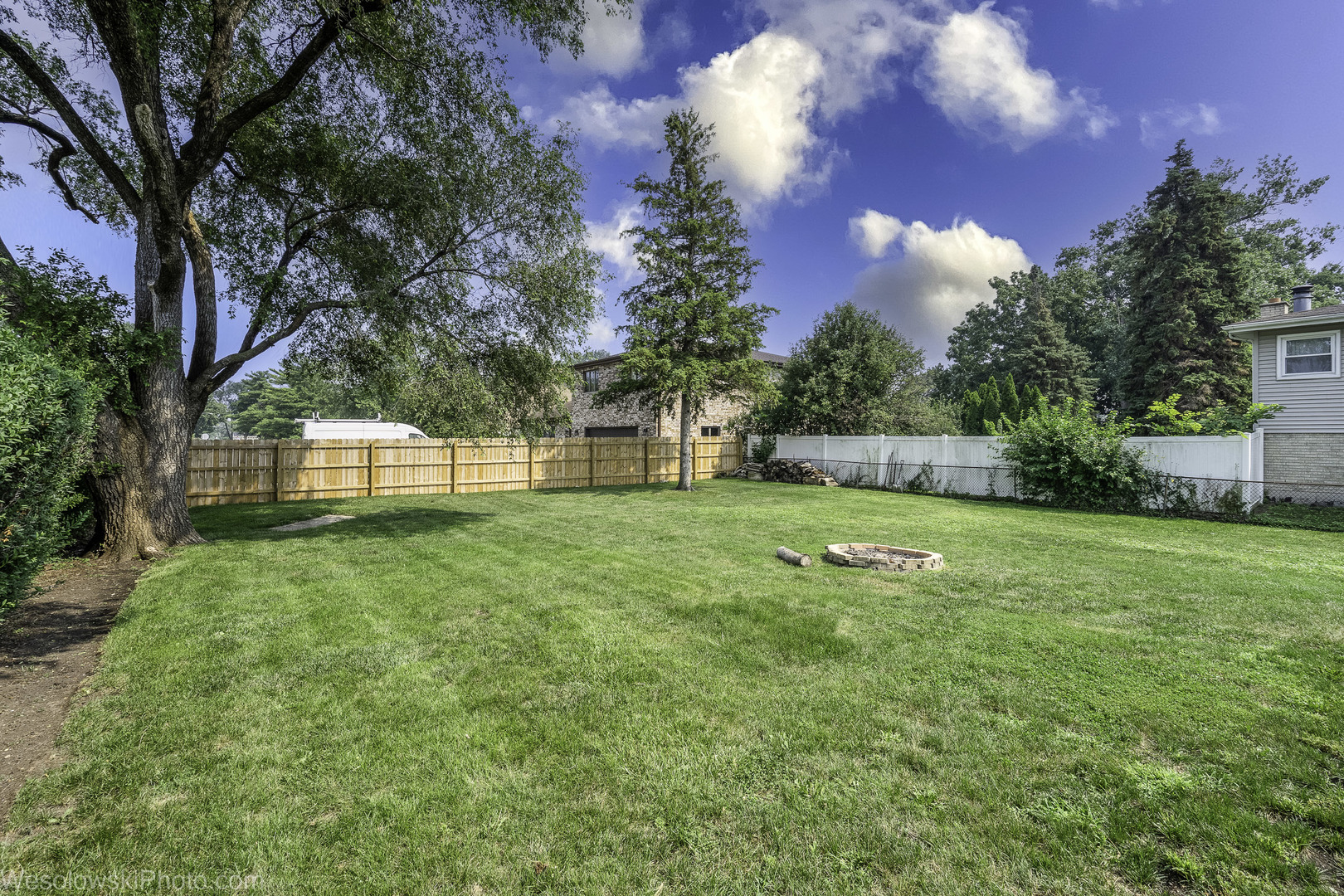 2209 DOUGLAS Avenue, Des Plaines, IL 60018