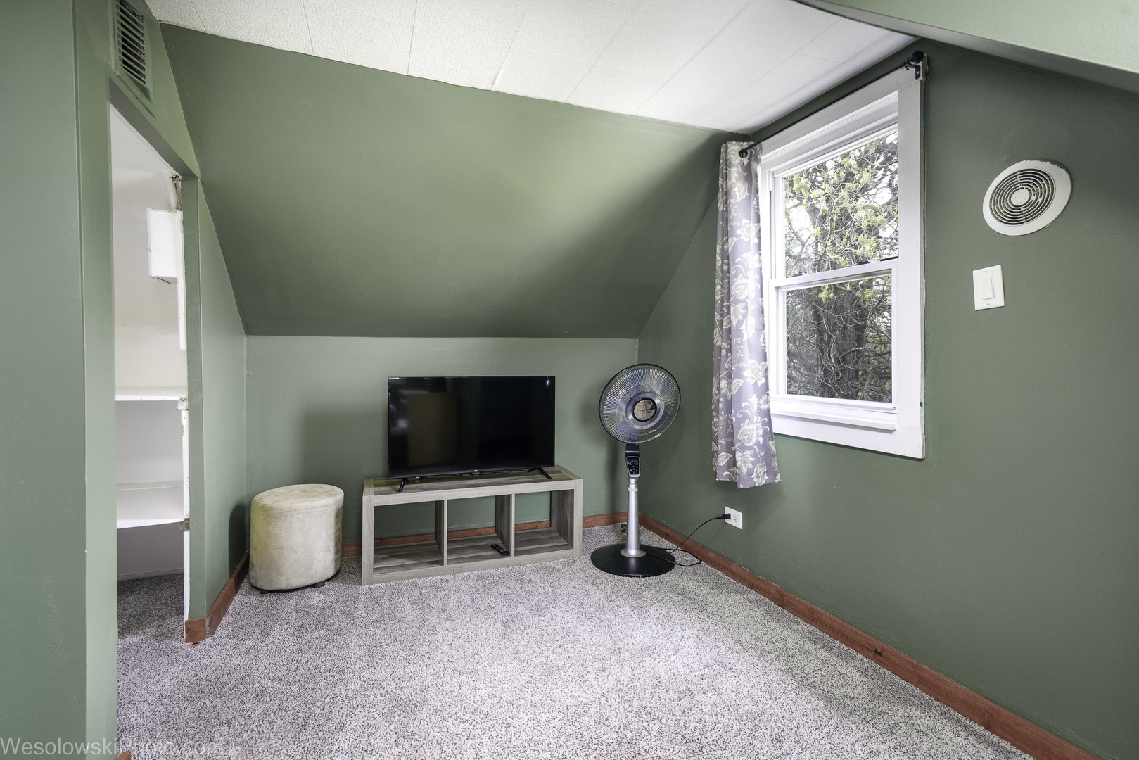 2209 DOUGLAS Avenue, Des Plaines, IL 60018