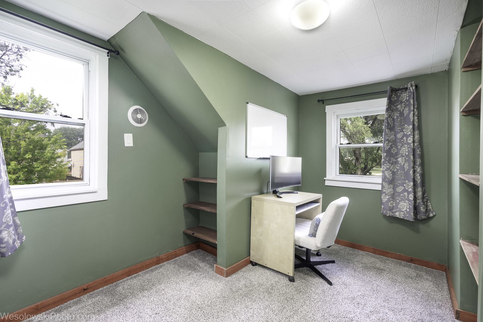 2209 DOUGLAS Avenue, Des Plaines, IL 60018