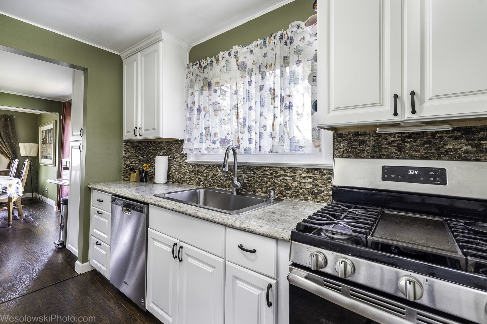 2209 DOUGLAS Avenue, Des Plaines, IL 60018