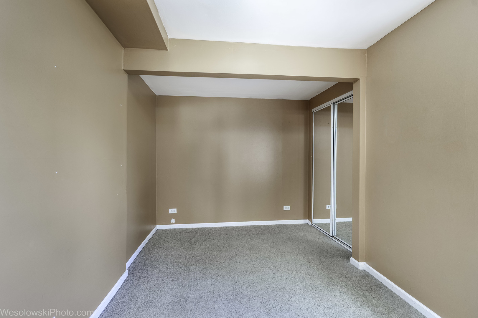 2209 DOUGLAS Avenue, Des Plaines, IL 60018