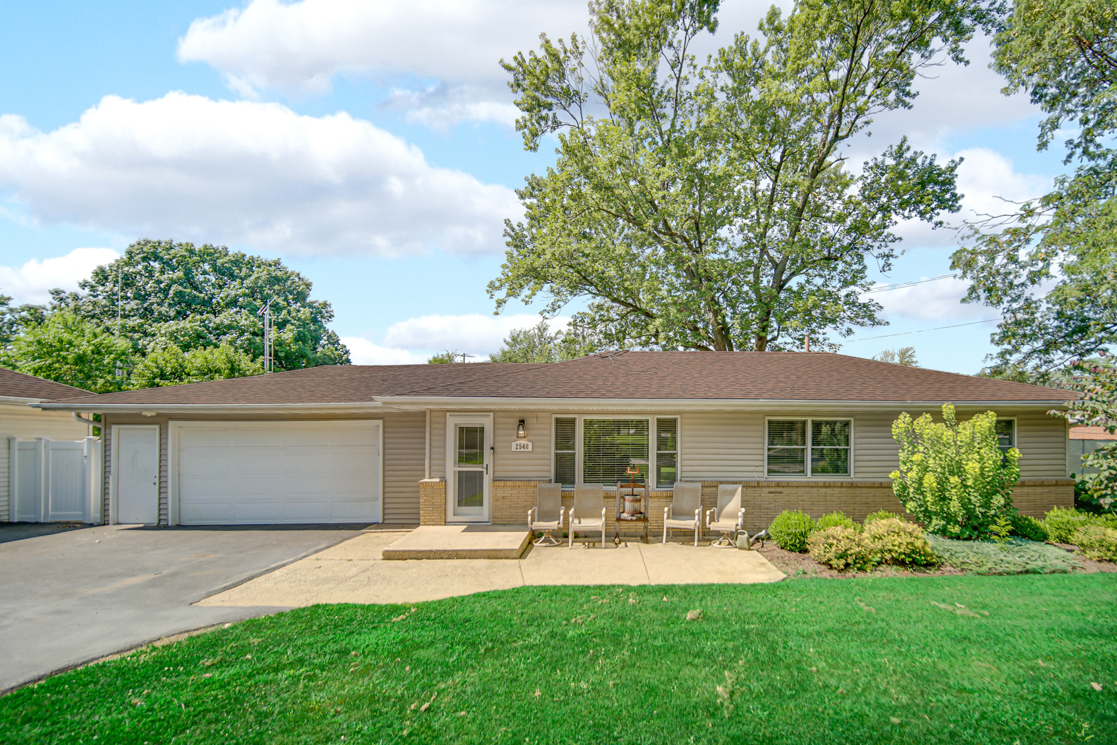 2540 Crystal Drive, Joliet, IL 60435