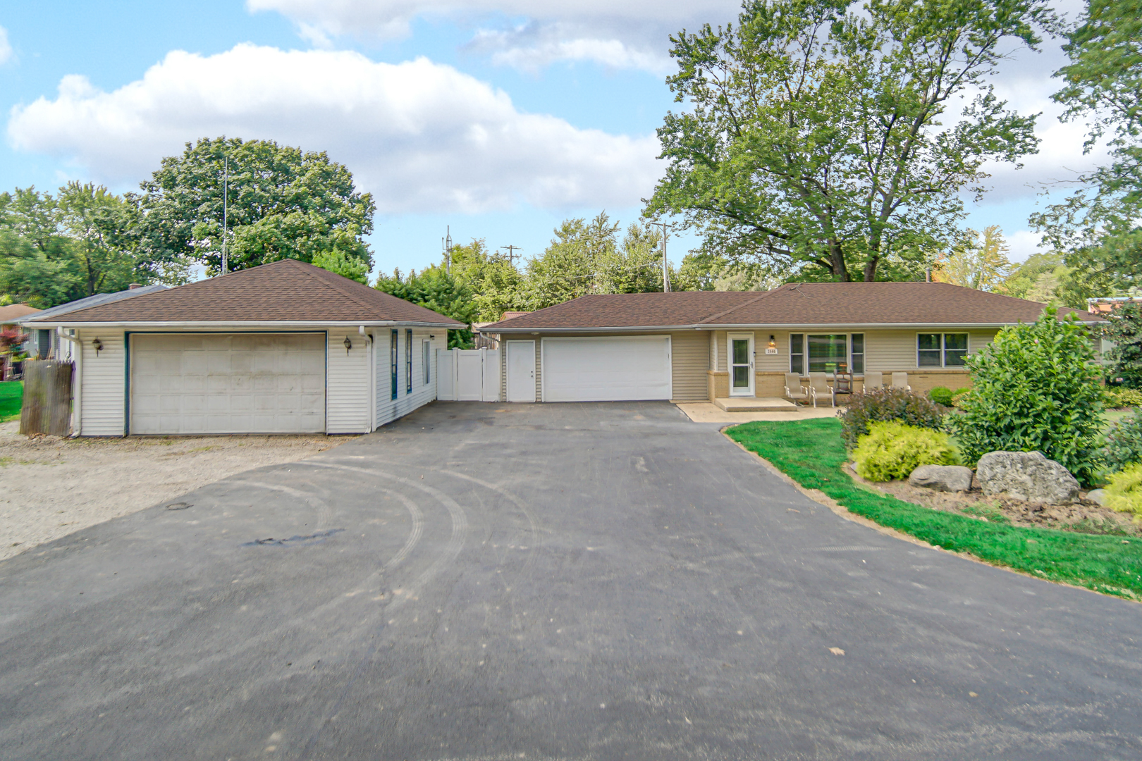2540 Crystal Drive, Joliet, IL 60435