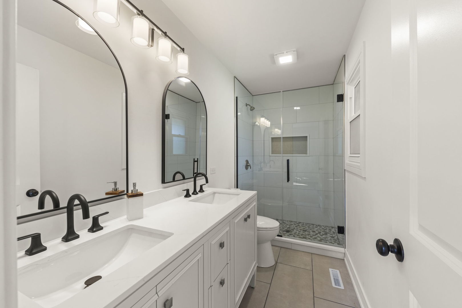 23W570 PINE Drive, Carol Stream, IL 60188