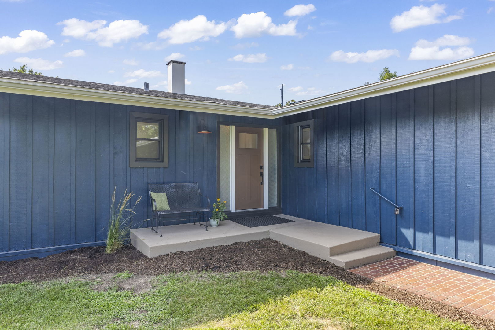 23W570 PINE Drive, Carol Stream, IL 60188