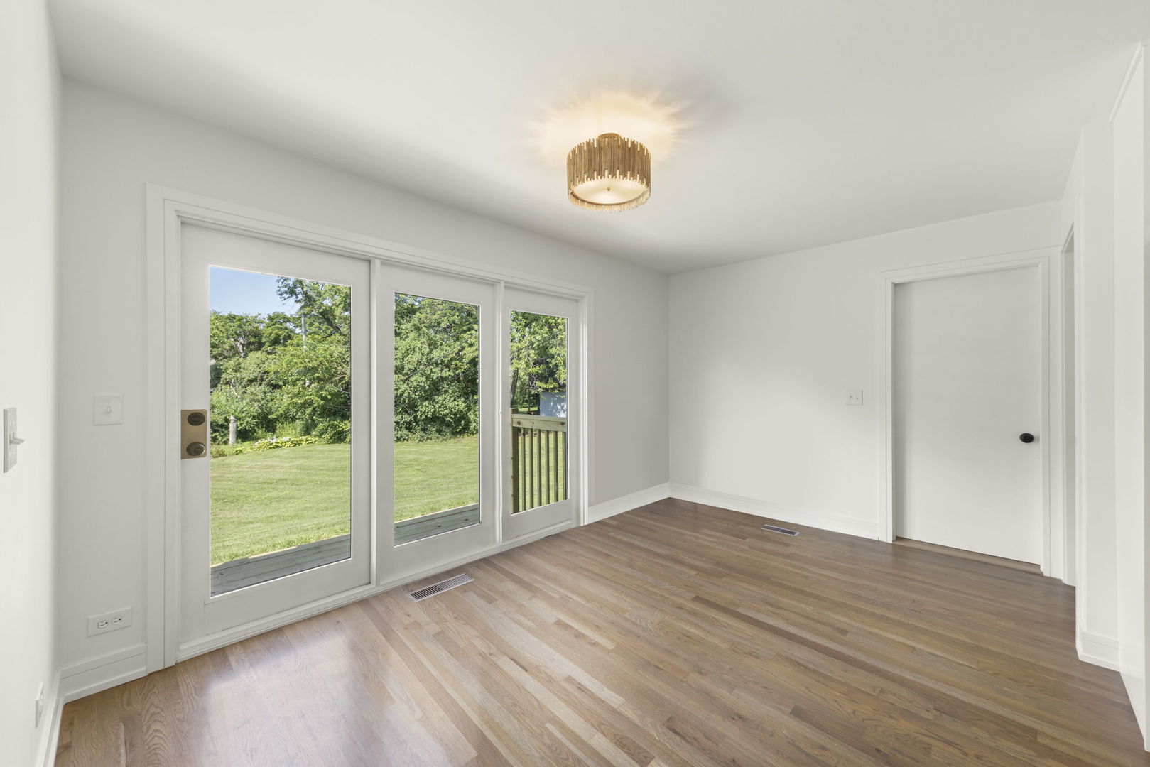 23W570 PINE Drive, Carol Stream, IL 60188