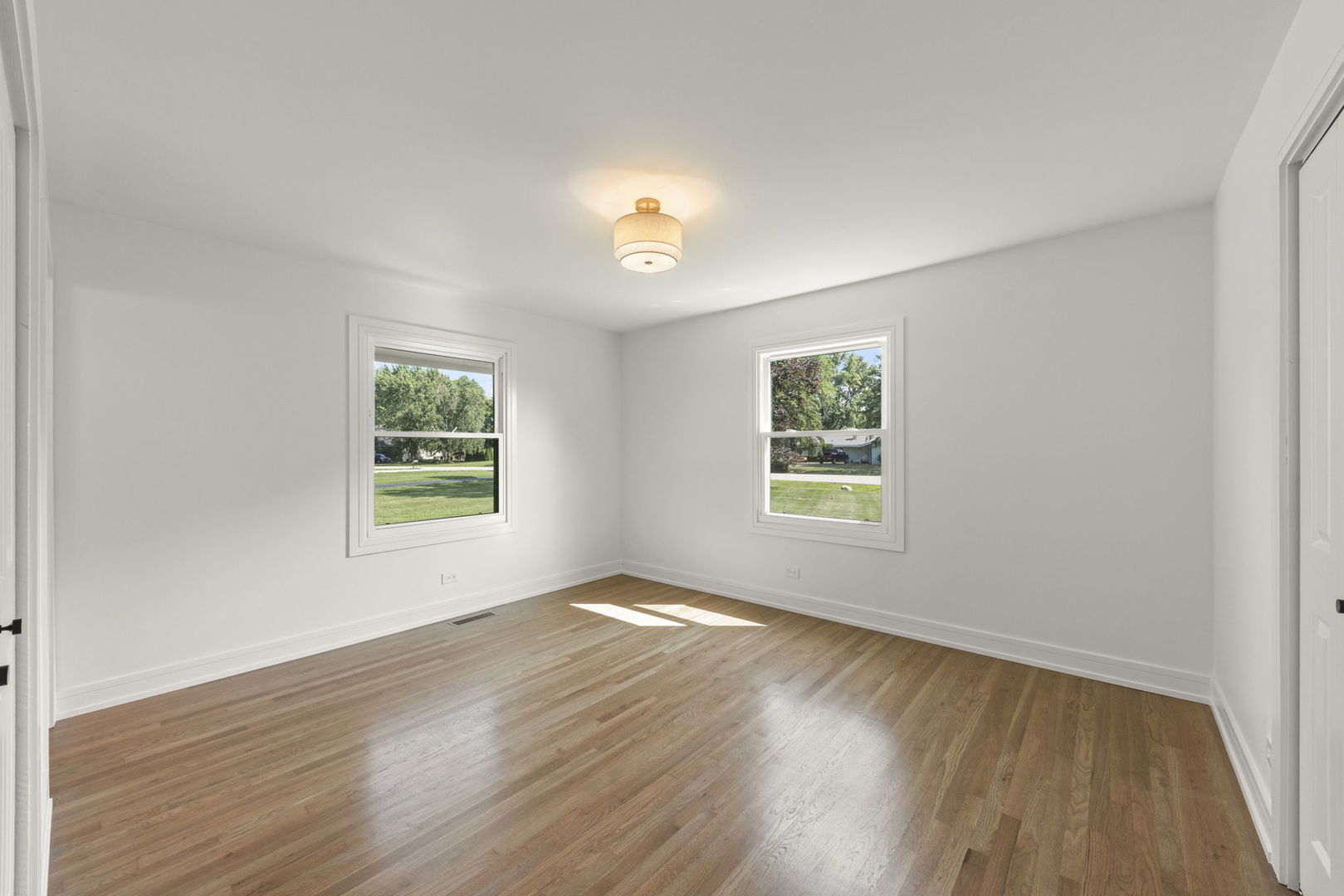 23W570 PINE Drive, Carol Stream, IL 60188