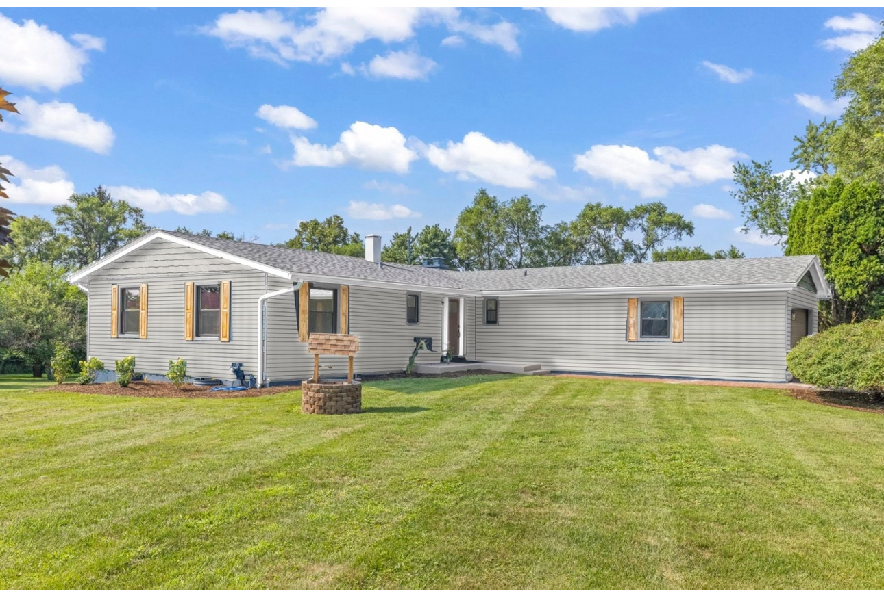 23W570 PINE Drive, Carol Stream, IL 60188