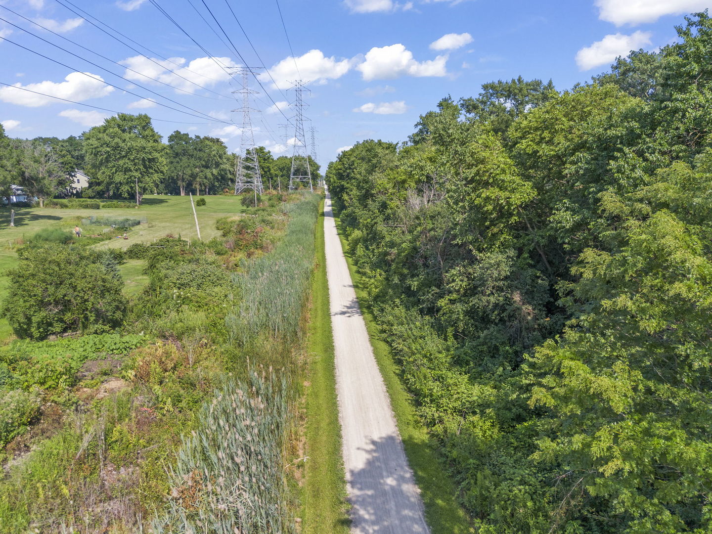 23W570 PINE Drive, Carol Stream, IL 60188