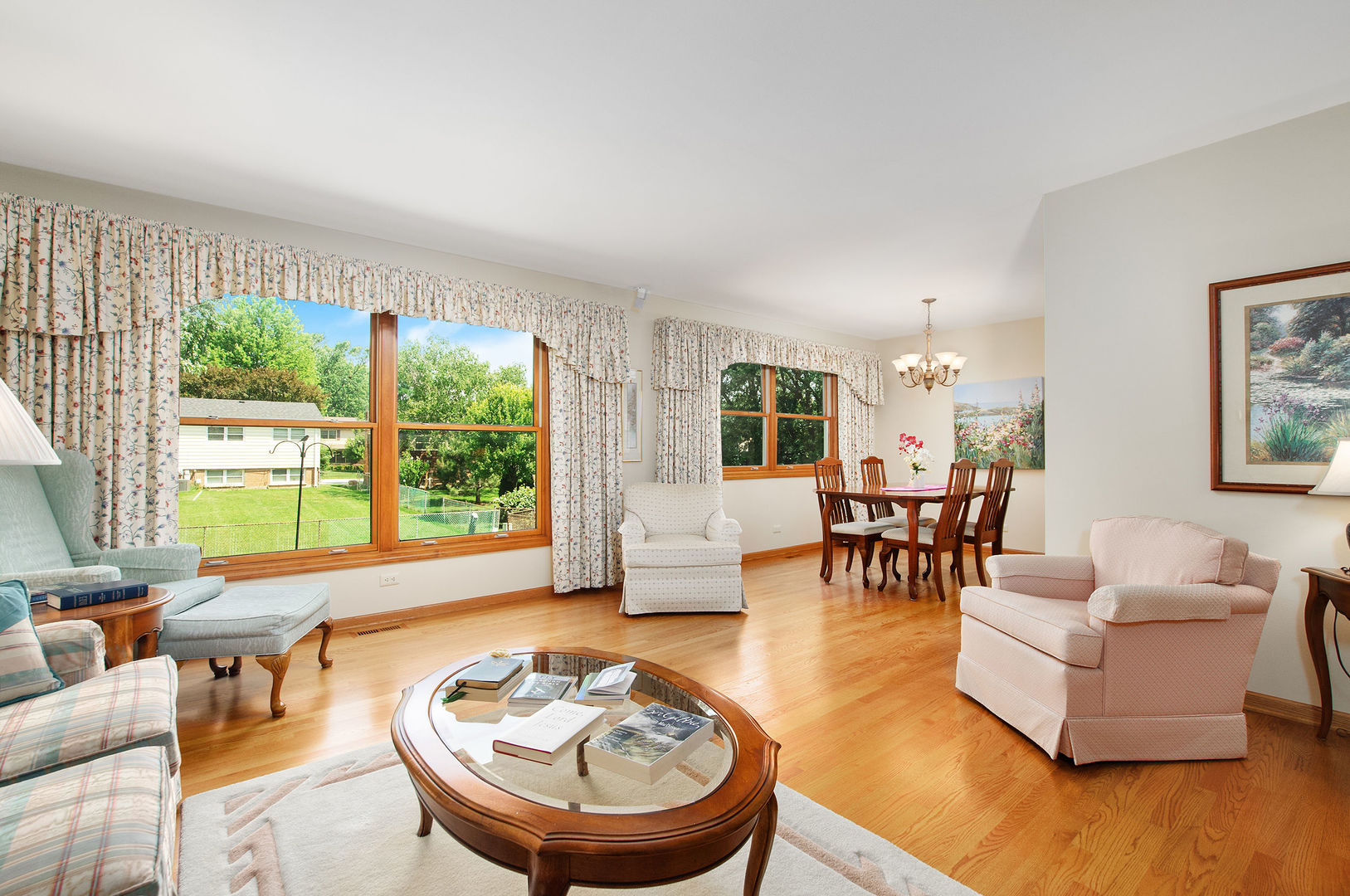 710 W Burning Tree Lane, Arlington Heights, IL 60004
