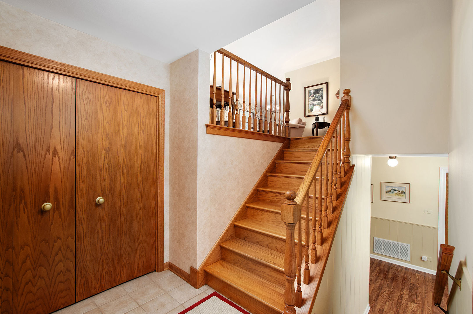 710 W Burning Tree Lane, Arlington Heights, IL 60004
