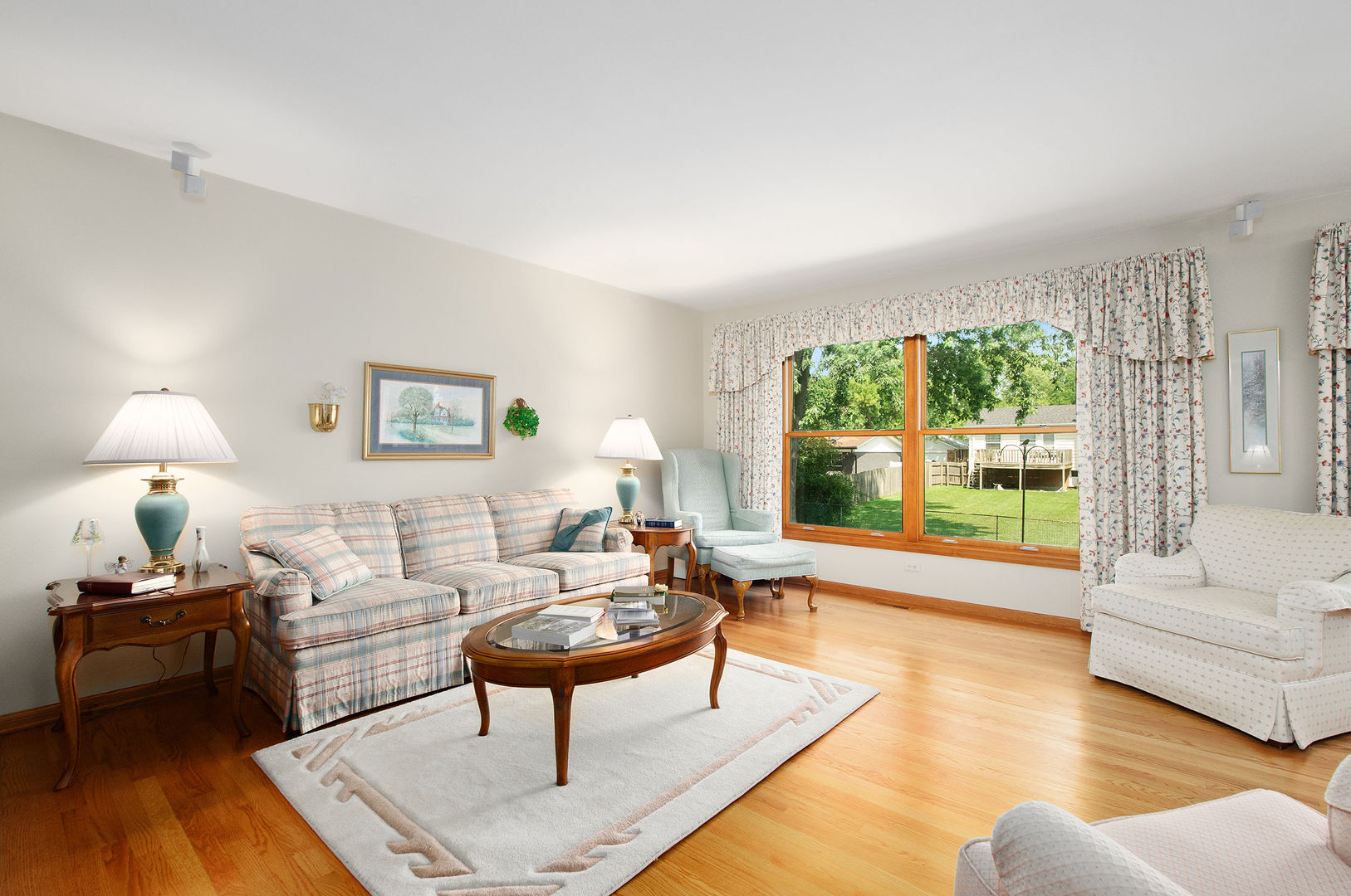710 W Burning Tree Lane, Arlington Heights, IL 60004