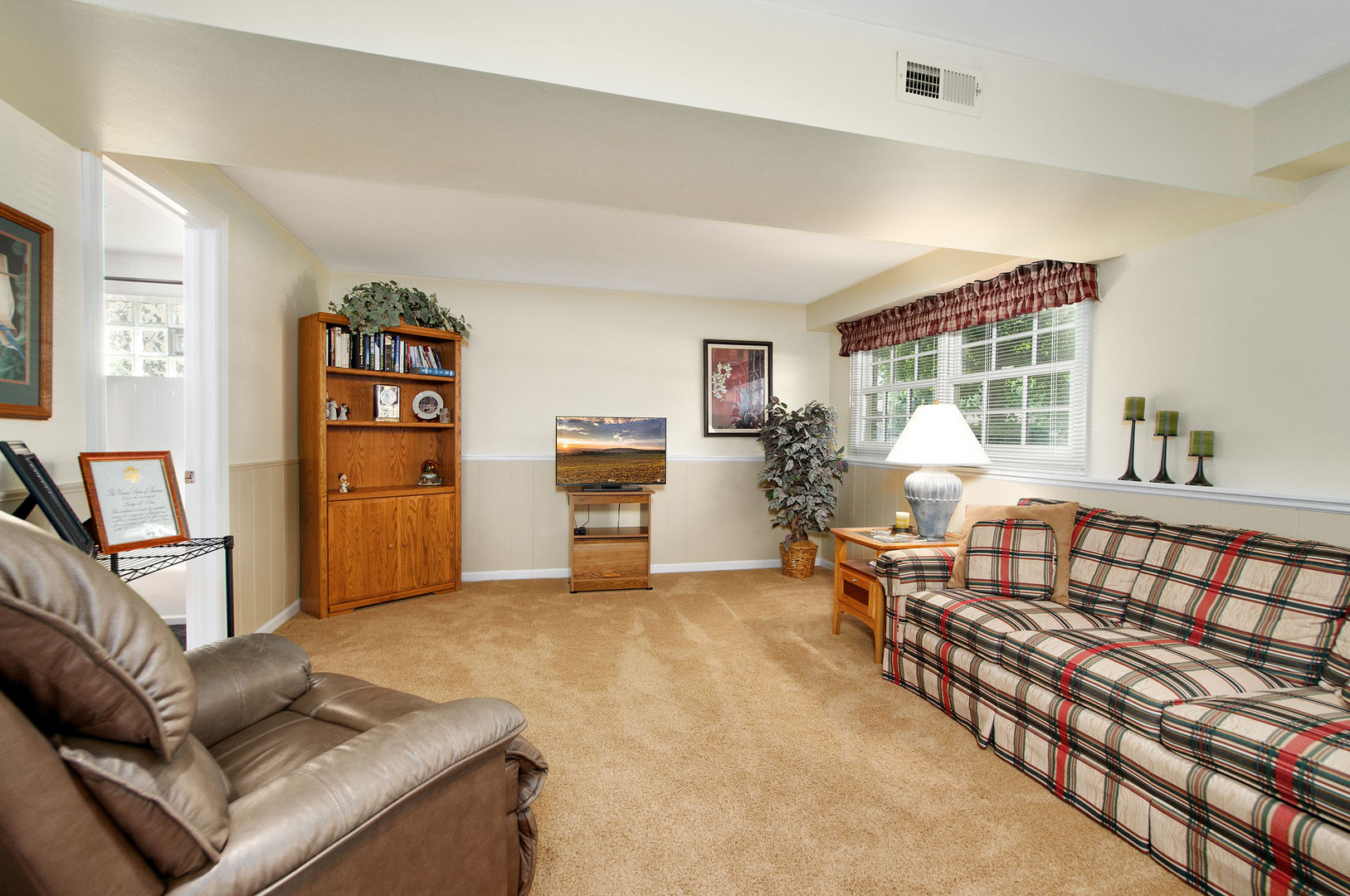 710 W Burning Tree Lane, Arlington Heights, IL 60004