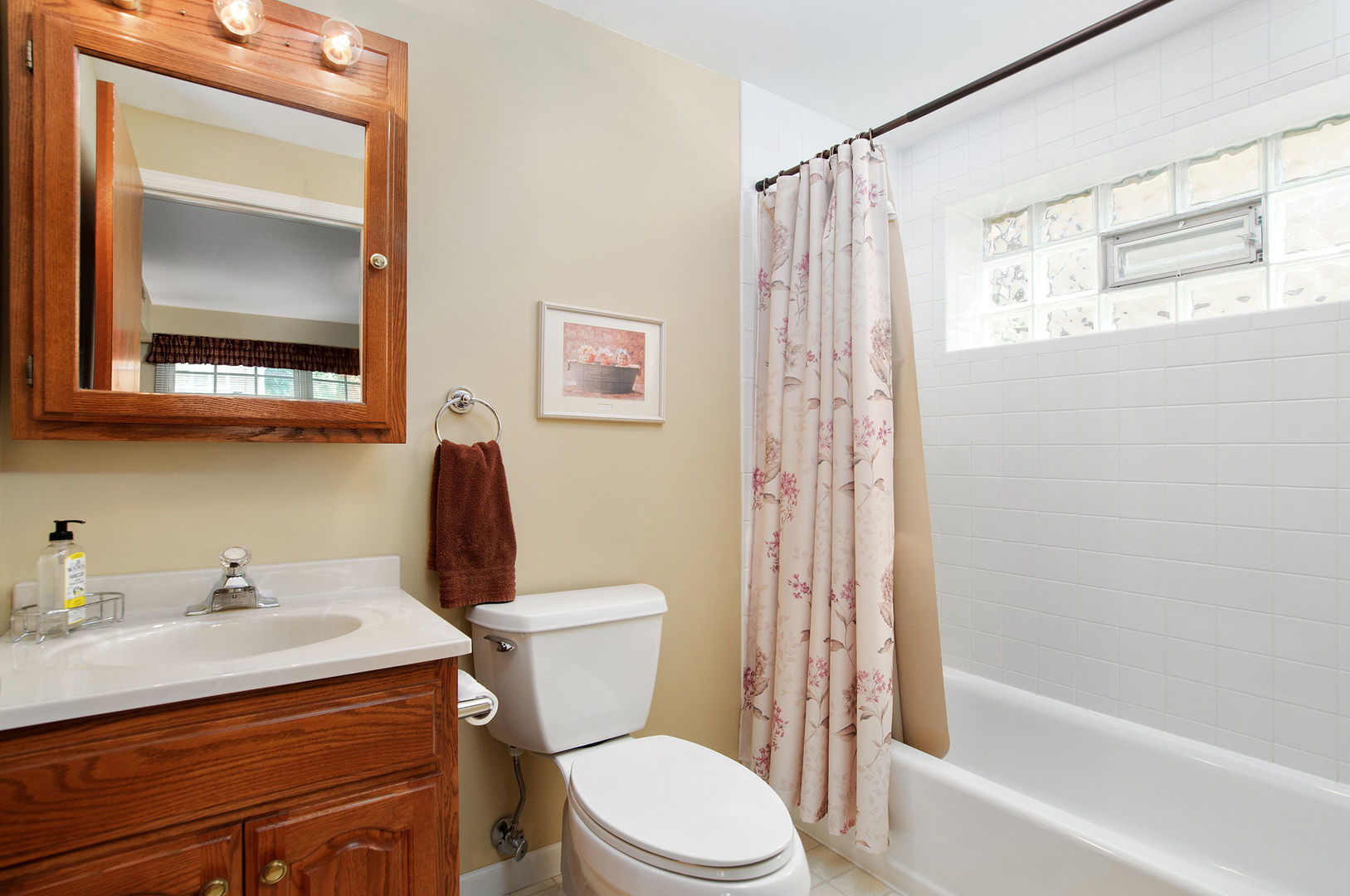 710 W Burning Tree Lane, Arlington Heights, IL 60004