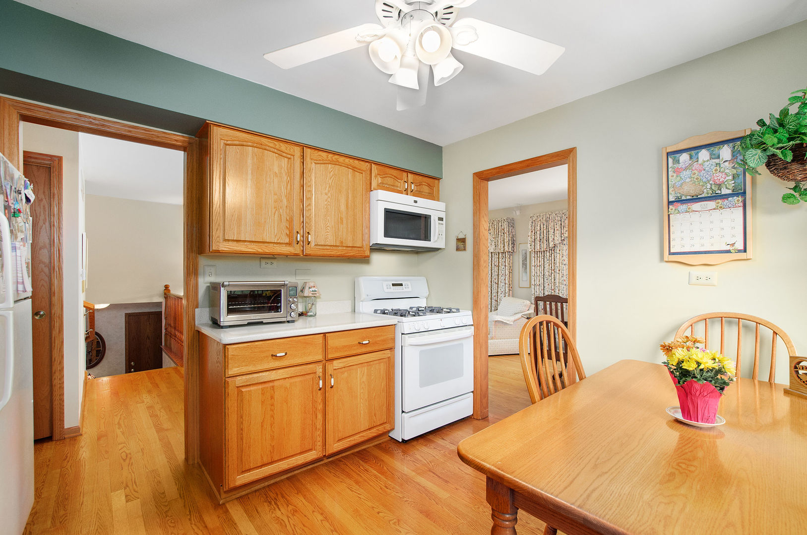 710 W Burning Tree Lane, Arlington Heights, IL 60004